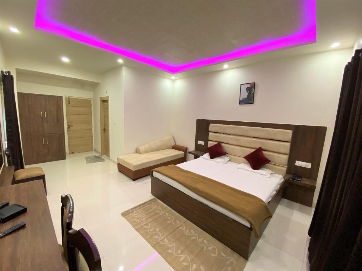 Neelgagan Hotel New Delhi Exterior photo