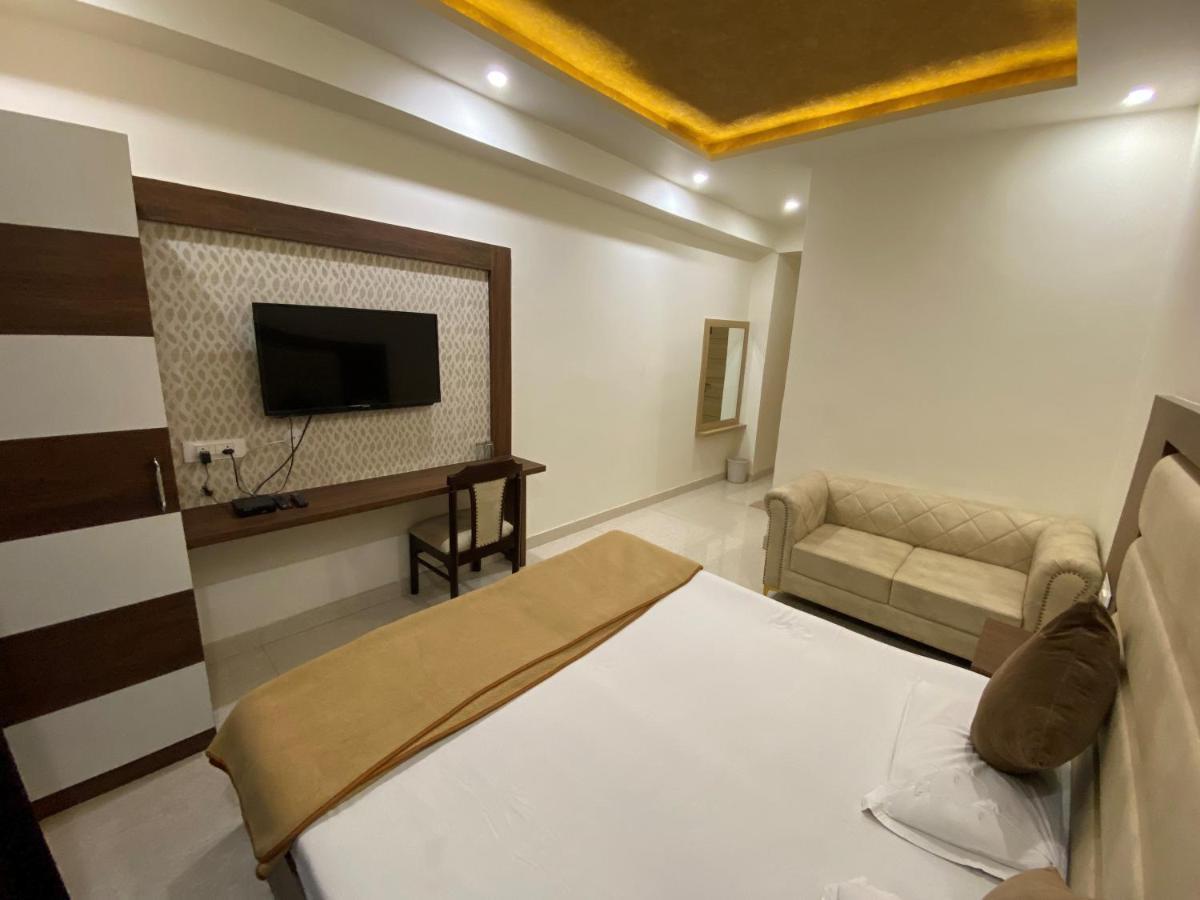 Neelgagan Hotel New Delhi Exterior photo