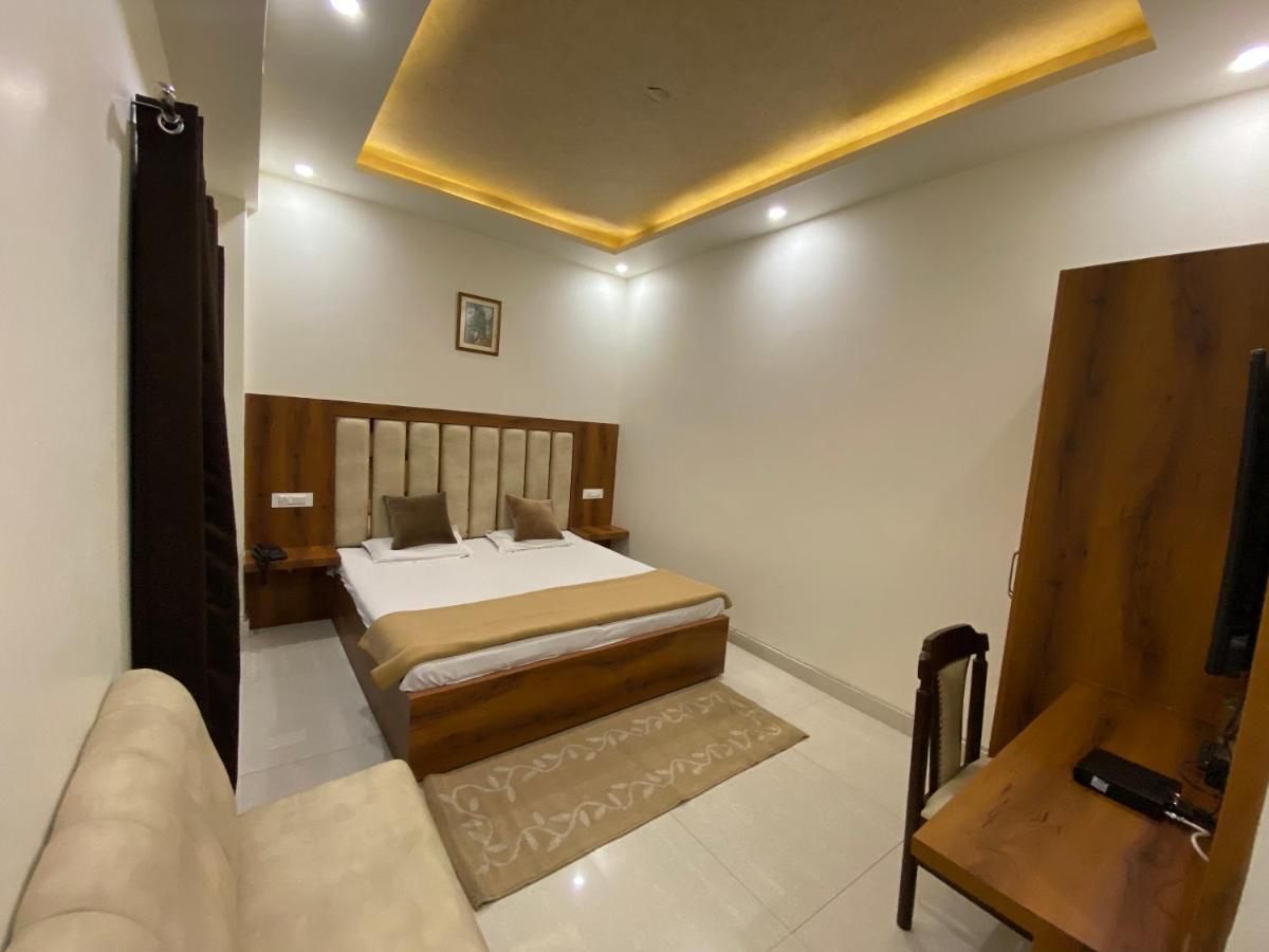 Neelgagan Hotel New Delhi Exterior photo