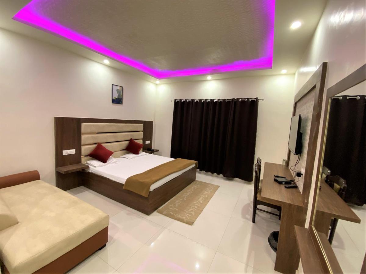 Neelgagan Hotel New Delhi Exterior photo