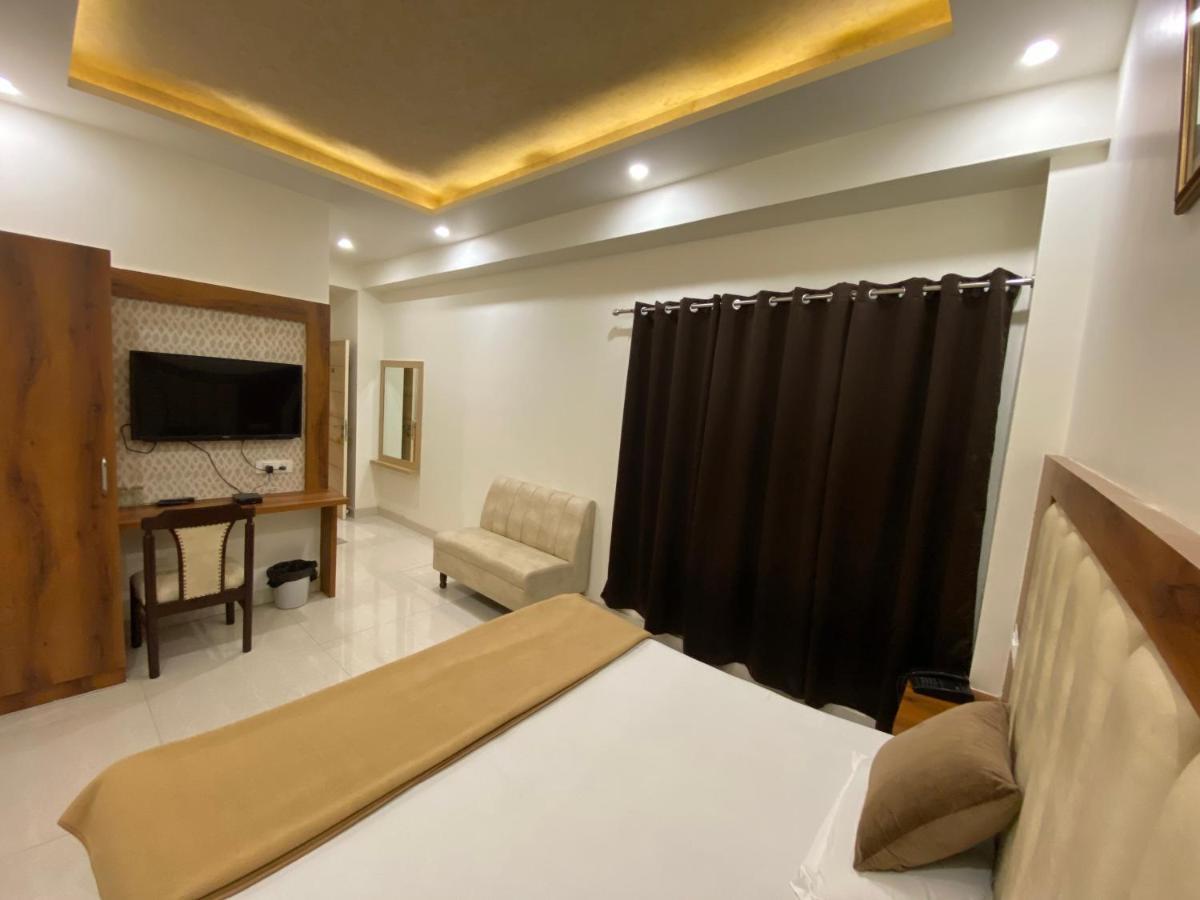 Neelgagan Hotel New Delhi Exterior photo