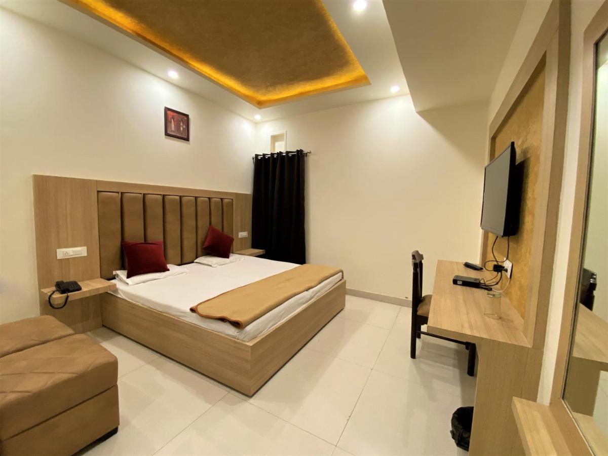 Neelgagan Hotel New Delhi Exterior photo