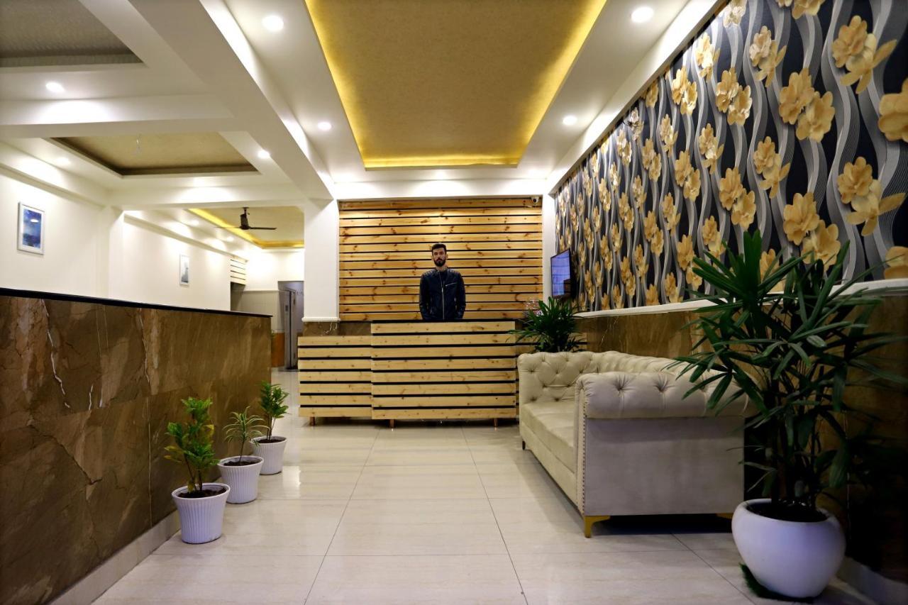 Neelgagan Hotel New Delhi Exterior photo