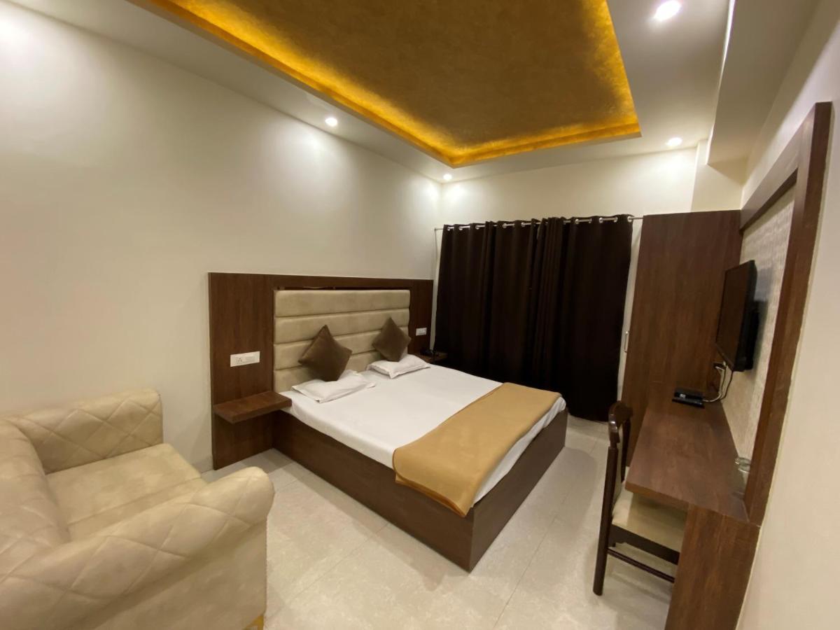 Neelgagan Hotel New Delhi Exterior photo